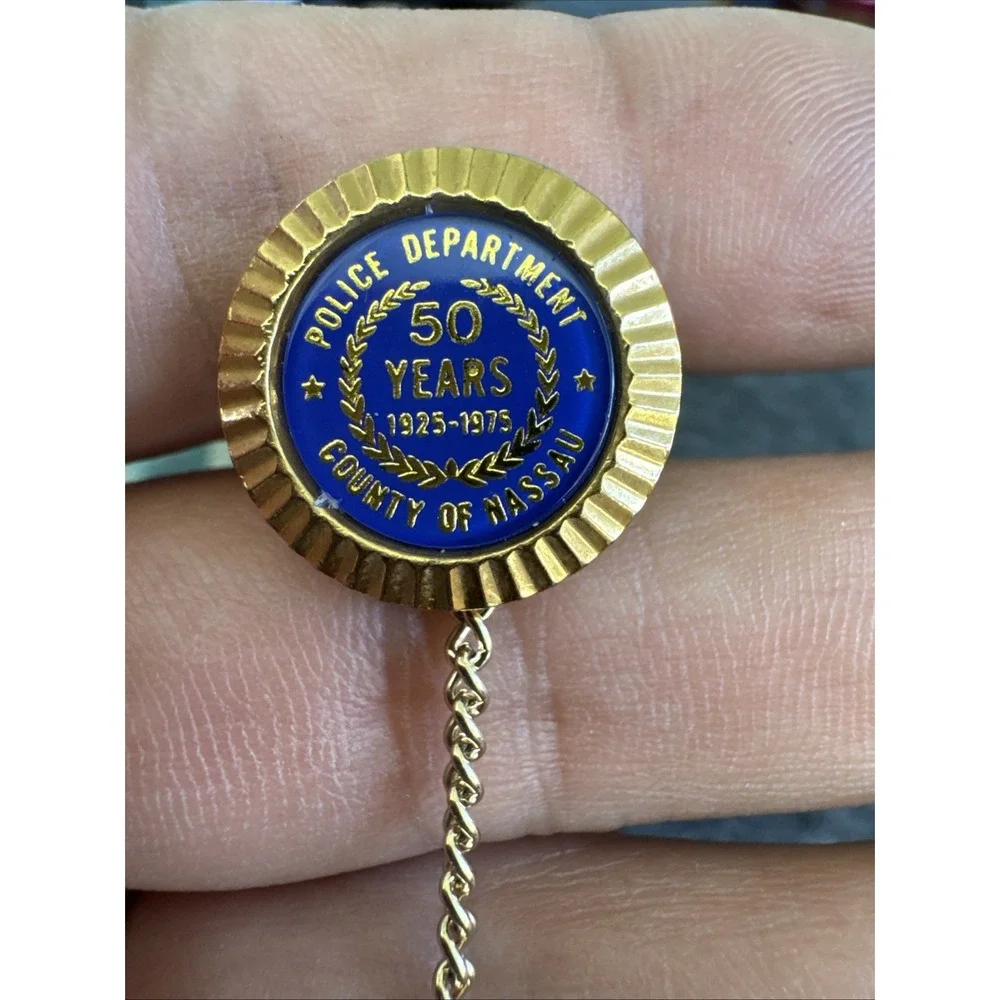 VTG ENAMEL Shield Police Dept Of Nassau 50yrs Of Service Award Tie‎ Chain Pin 2